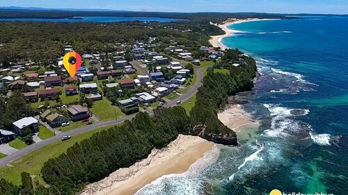 Have fun at Pop's in Berrara!