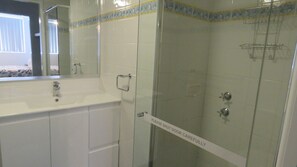Bathtub