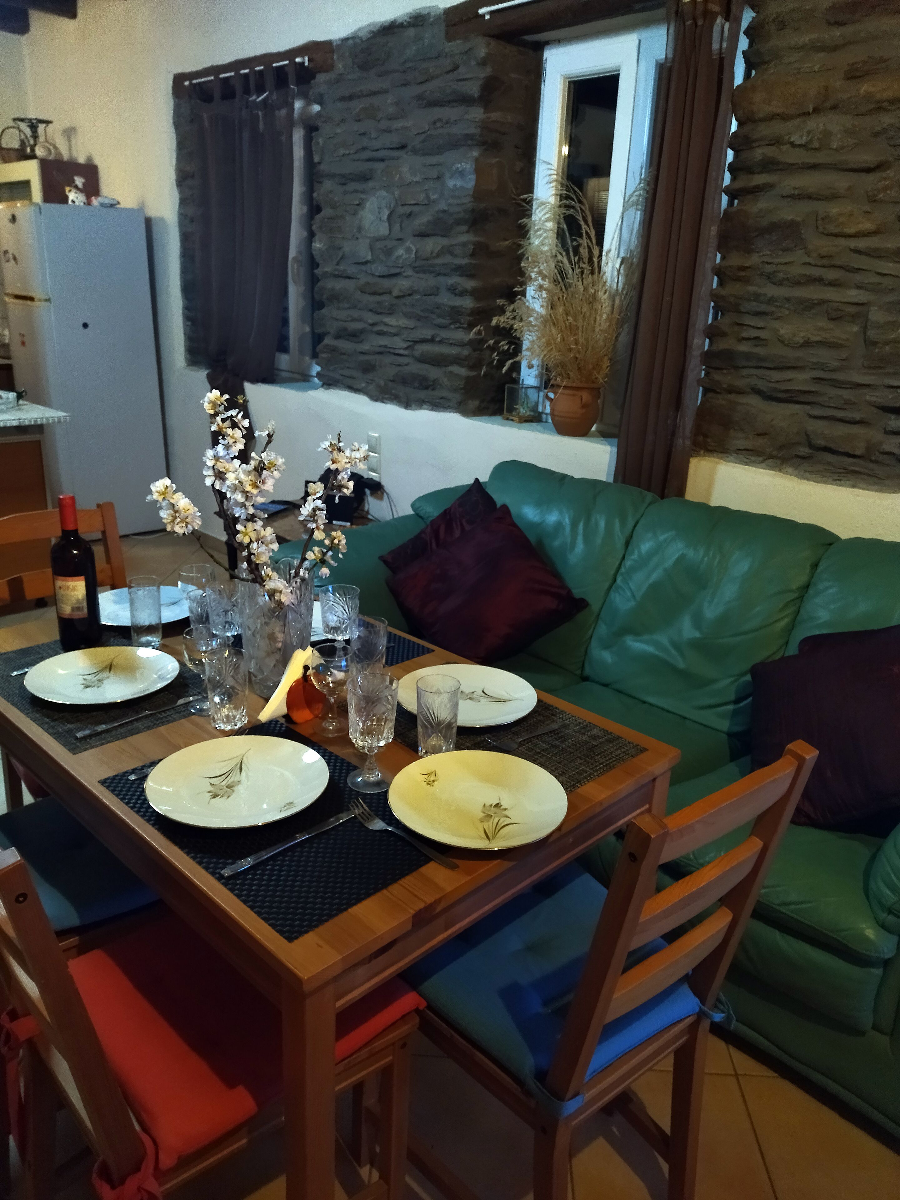 Panoramic Apartment | Living area | TV, fireplace