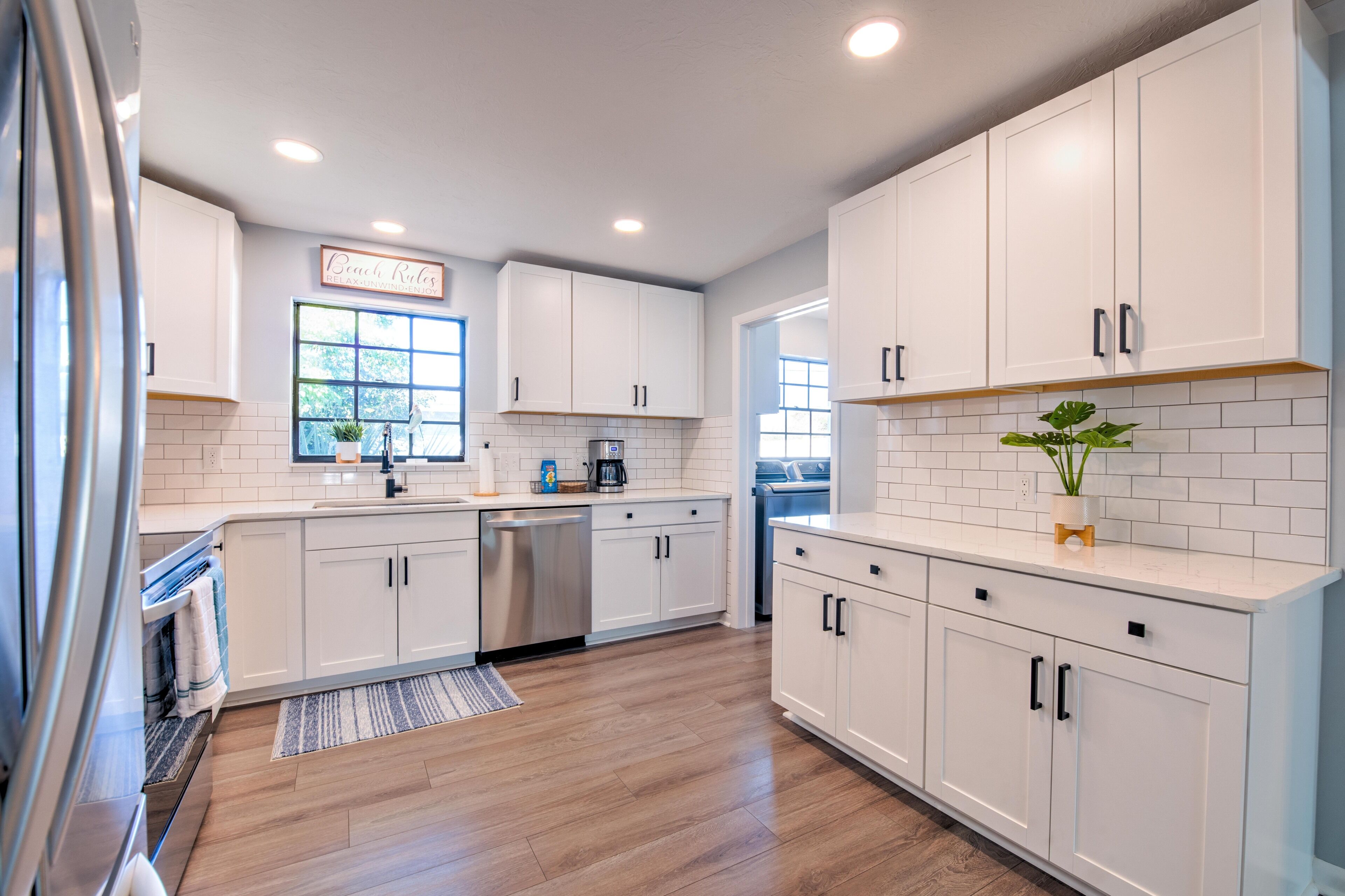 雪櫃、微波爐、焗爐、爐具