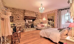 1 chambre, bureau, Wi-Fi gratuit, draps fournis