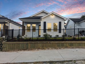 Exterior - Lighthouse Views, Beach Parking Pass, & Furry Family Members Welcomed (Corolla)