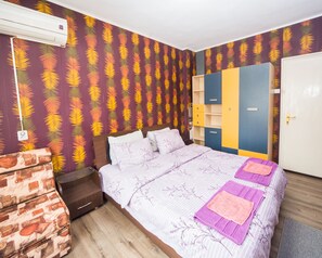 2 bedrooms, iron/ironing board, free WiFi, bed sheets