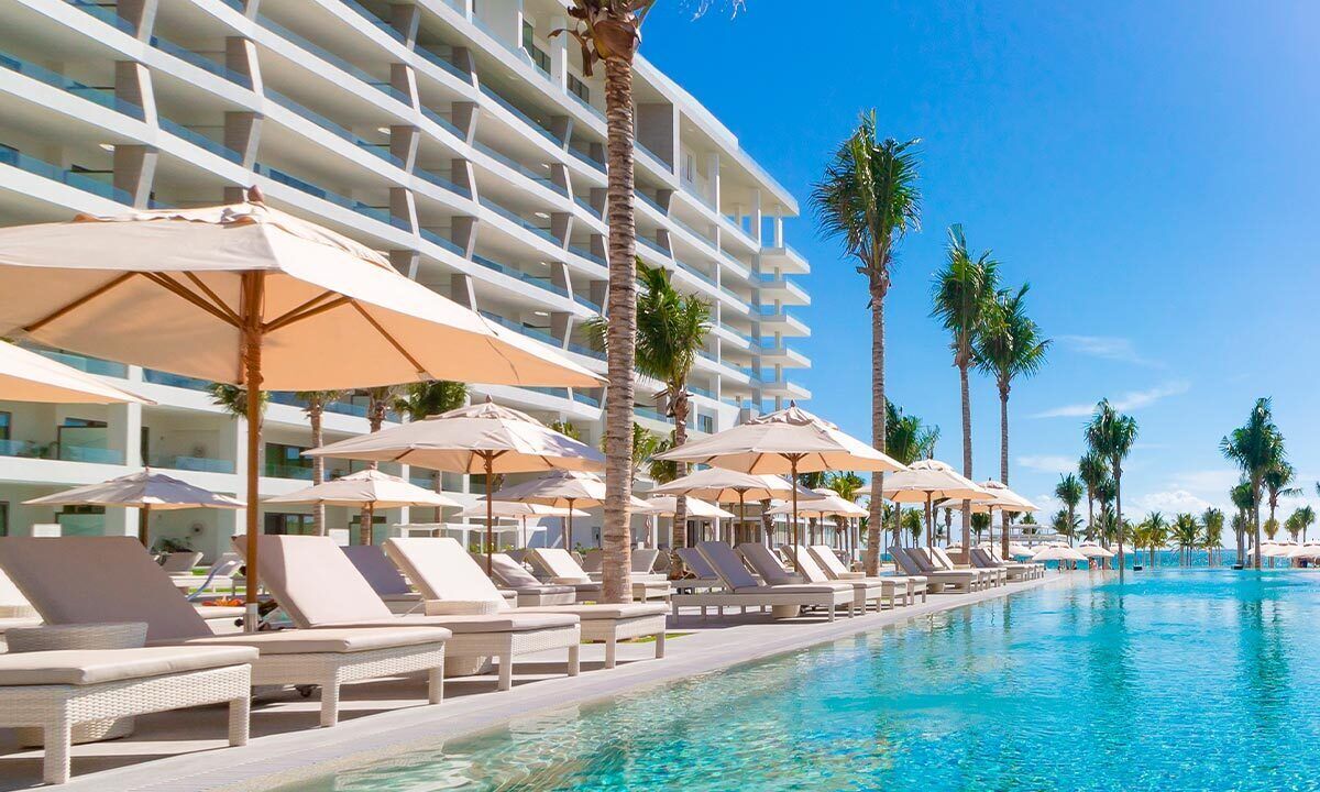 Oceanfront Cancun Resort! Vacation in Luxury