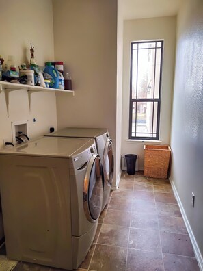 Interior - Hill Country Beauty in Red | Beautiful Large Home! Very Spacious! (Cedar Park)