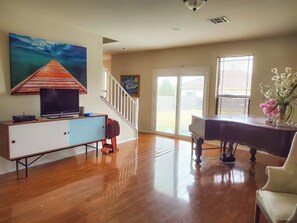 Interior - Hill Country Beauty in Red | Beautiful Large Home! Very Spacious! (Cedar Park)