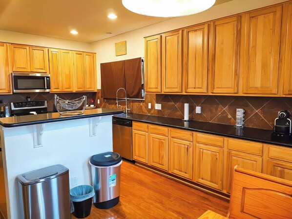 Fridge, microwave, oven, stovetop - Hill Country Beauty in Red | Beautiful Large Home! Very Spacious! (Cedar Park)