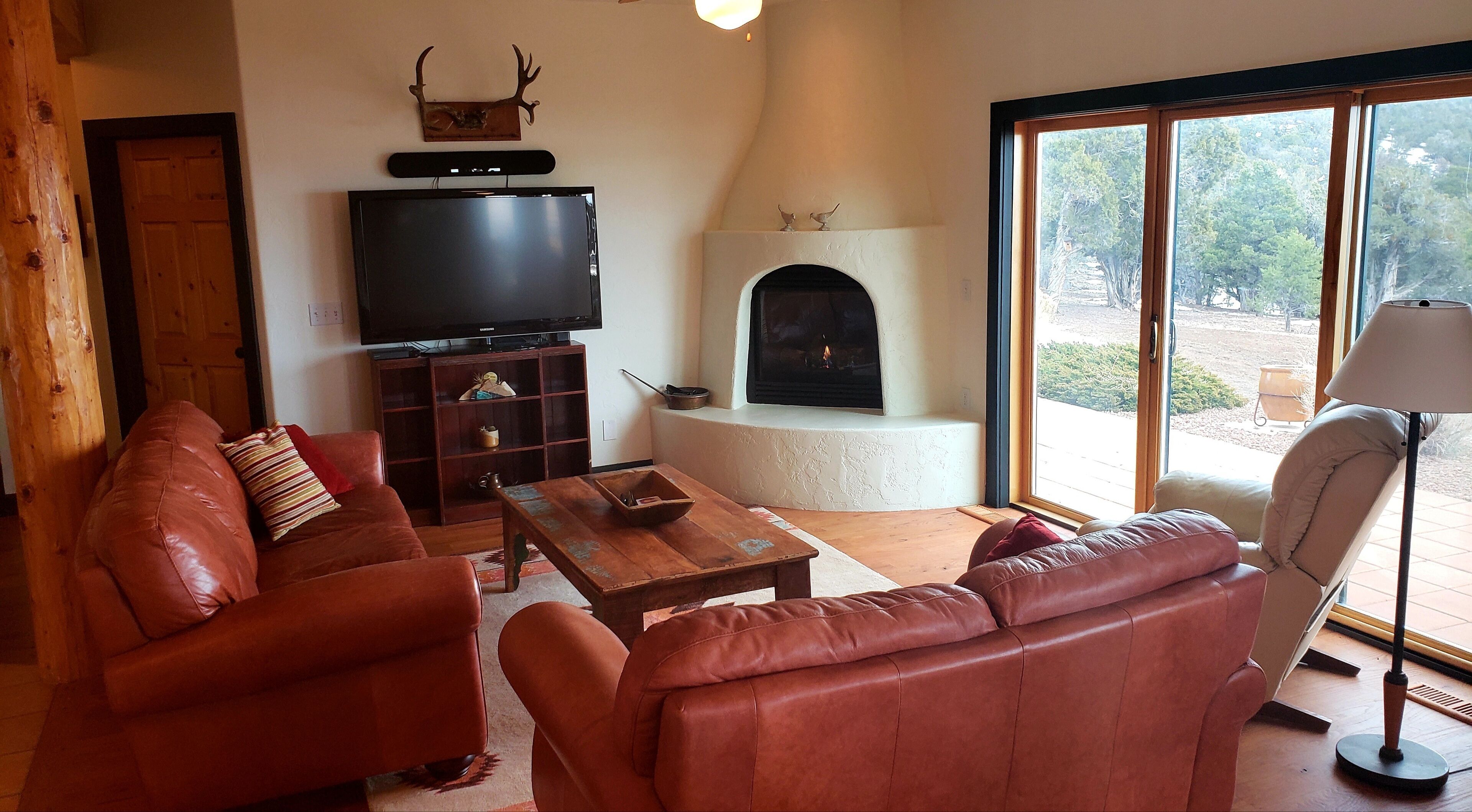 Secluded Mountain Home on 40 acres - 360 degree views!