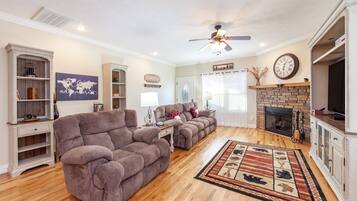 TV al plasma 55 pollici con canali via cavo, TV, caminetto