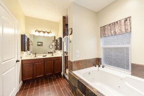 Hair dryer, towels - Hideaway Cove (Sevierville)