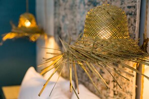 客房内保险箱、遮光窗帘、熨斗/熨板、免费 WiFi