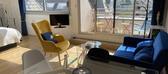 Joli studio décoré avec goût dans une résidence avec piscine et à 150 m de la grande plage