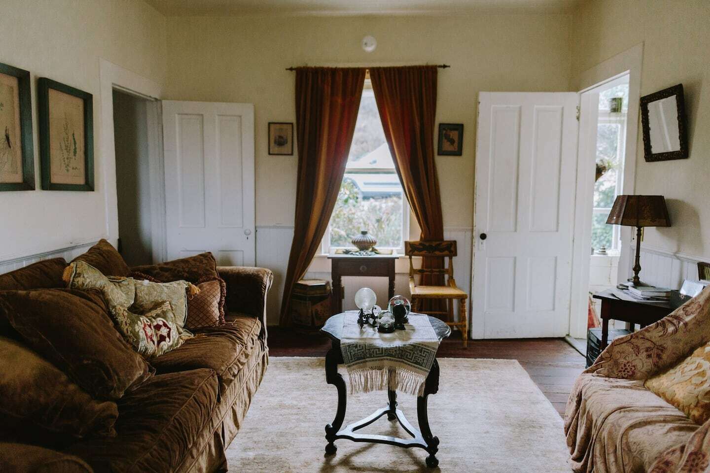 Historic Albion Cottage in Albion Village ~ Pets Welcome!