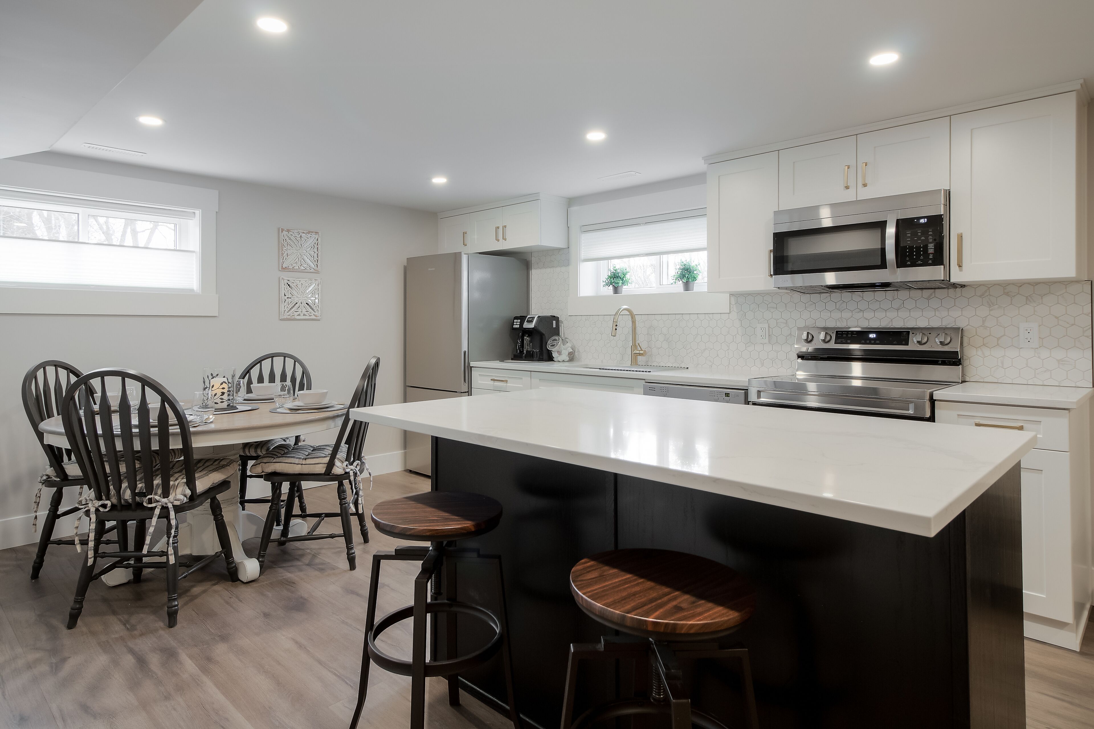 2 Bedroom Bsmt Suite in the Heart of the City