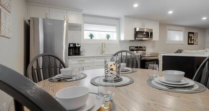 2 Bedroom Bsmt Suite in the Heart of the City