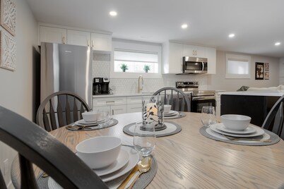 2 Bedroom Bsmt Suite in the Heart of the City