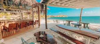Beautiful villa close to Beach with ocean views