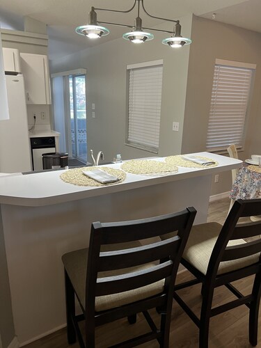 Serene, Spacious 3 Bedroom Pool Home 7 min from WEC!