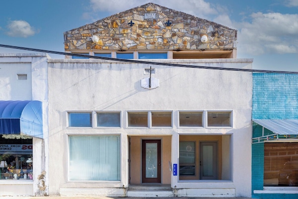 Very unique luxury apartment in historic downtown Clinton Arkansas.