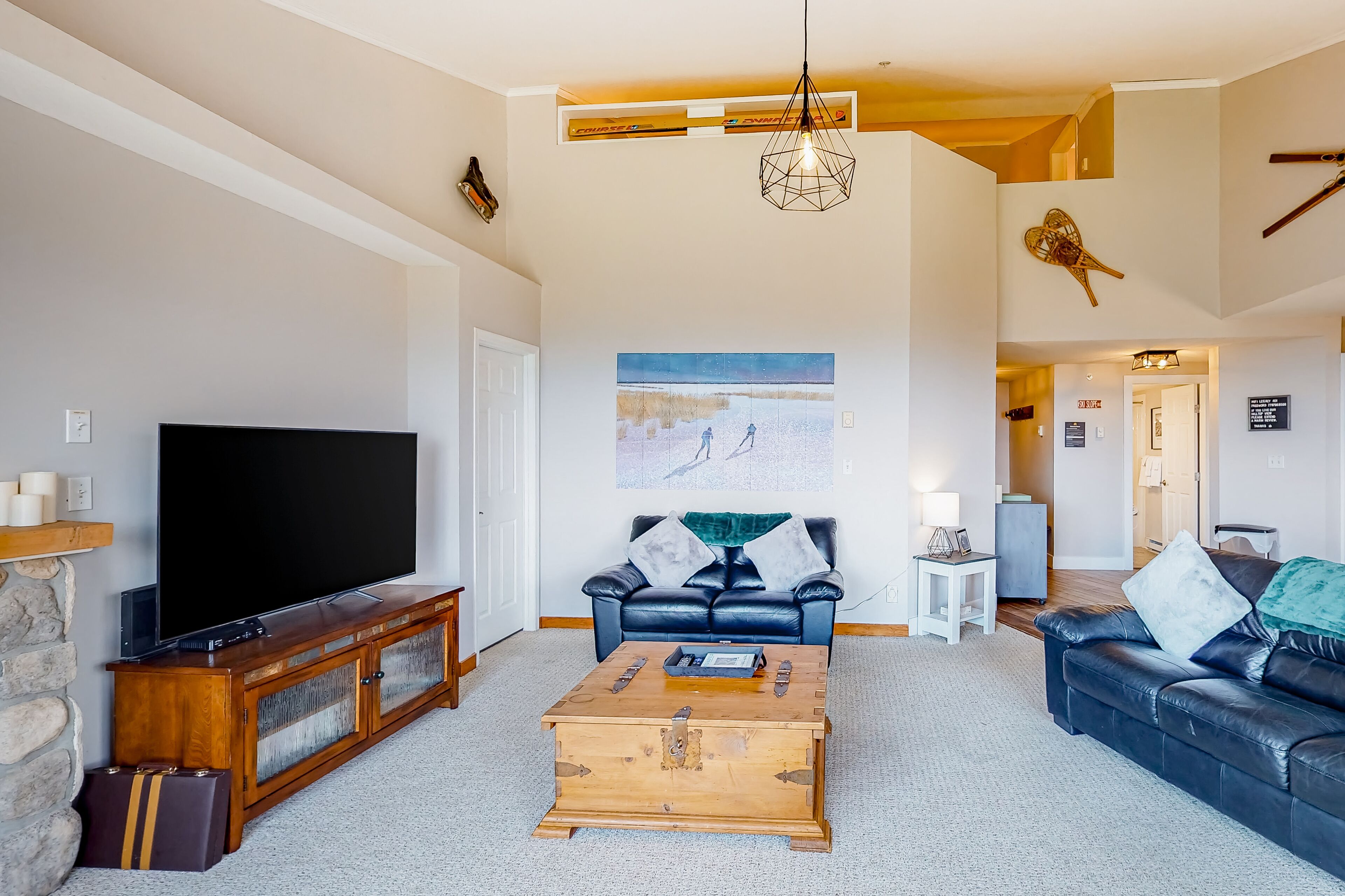 Lovely mountain-view home with ski/in-ski out access, hot tub, and fireplace