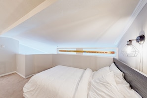 1 bedroom, internet, bed sheets