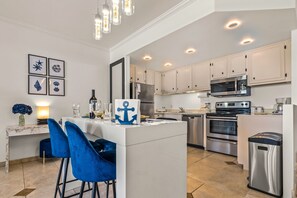 Microonde, forno, piano cottura, lavastoviglie