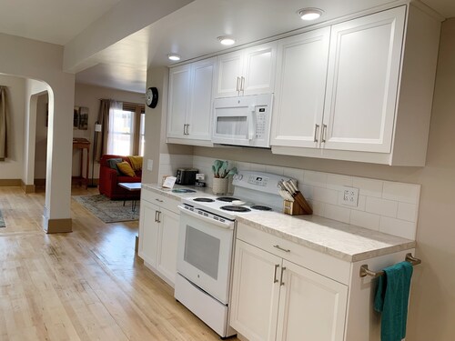 2-Bedroom Luxury Loft in the Heart of Downtown Munising