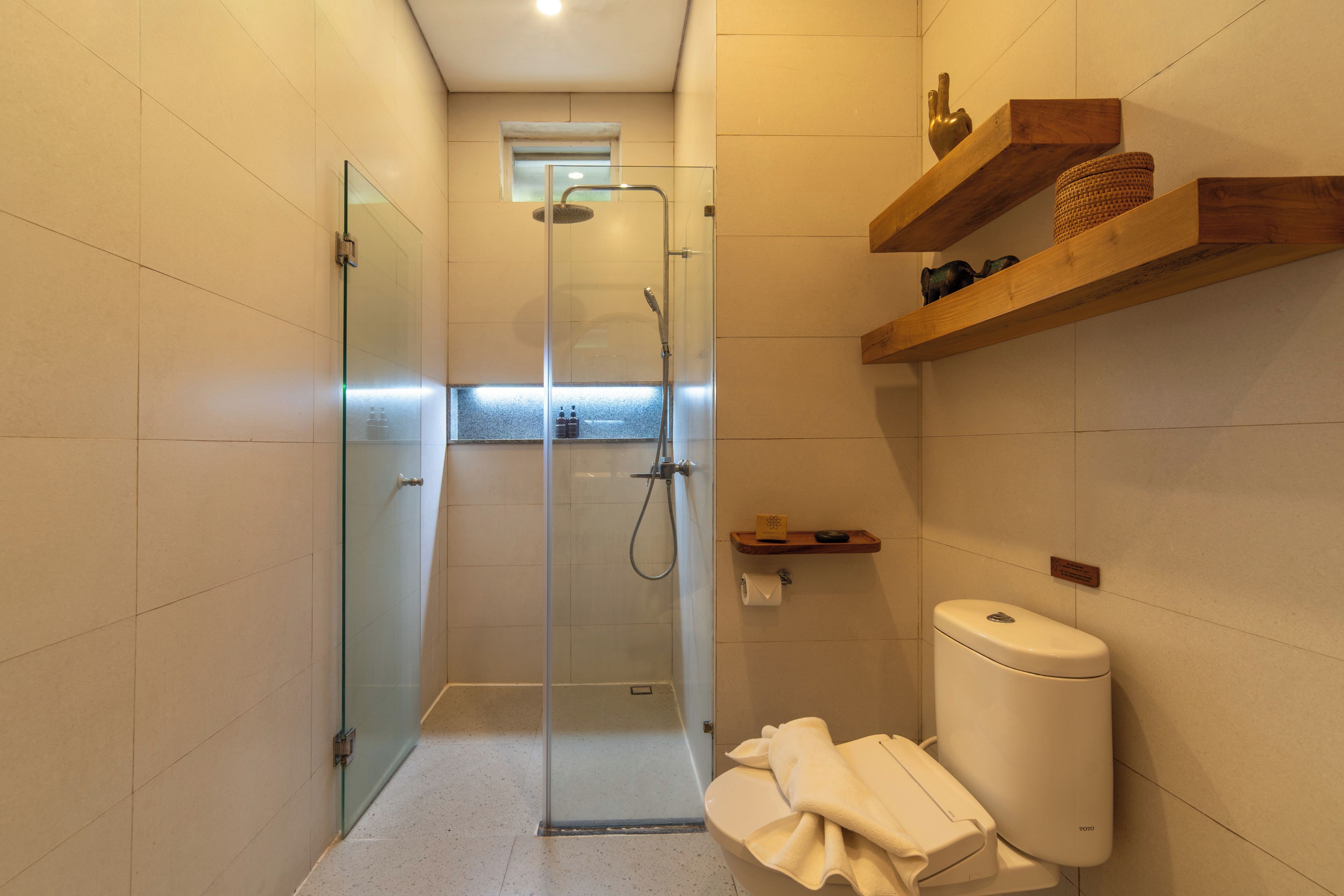 Suite Room | Bathroom