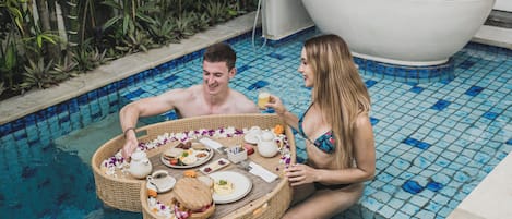 Outdoor pool, pool loungers