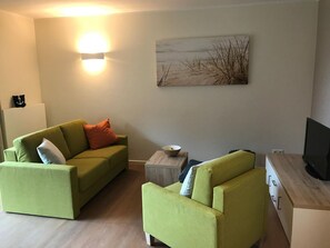 Télévision, chaîne hi-fi