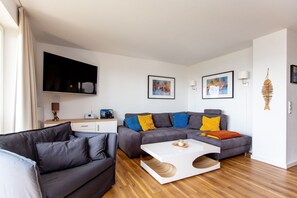 Fernseher, Stereoanlage