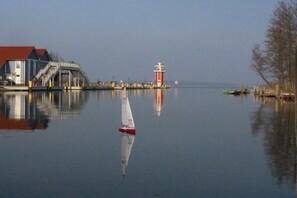 Unclassified image, 2 of 25, button