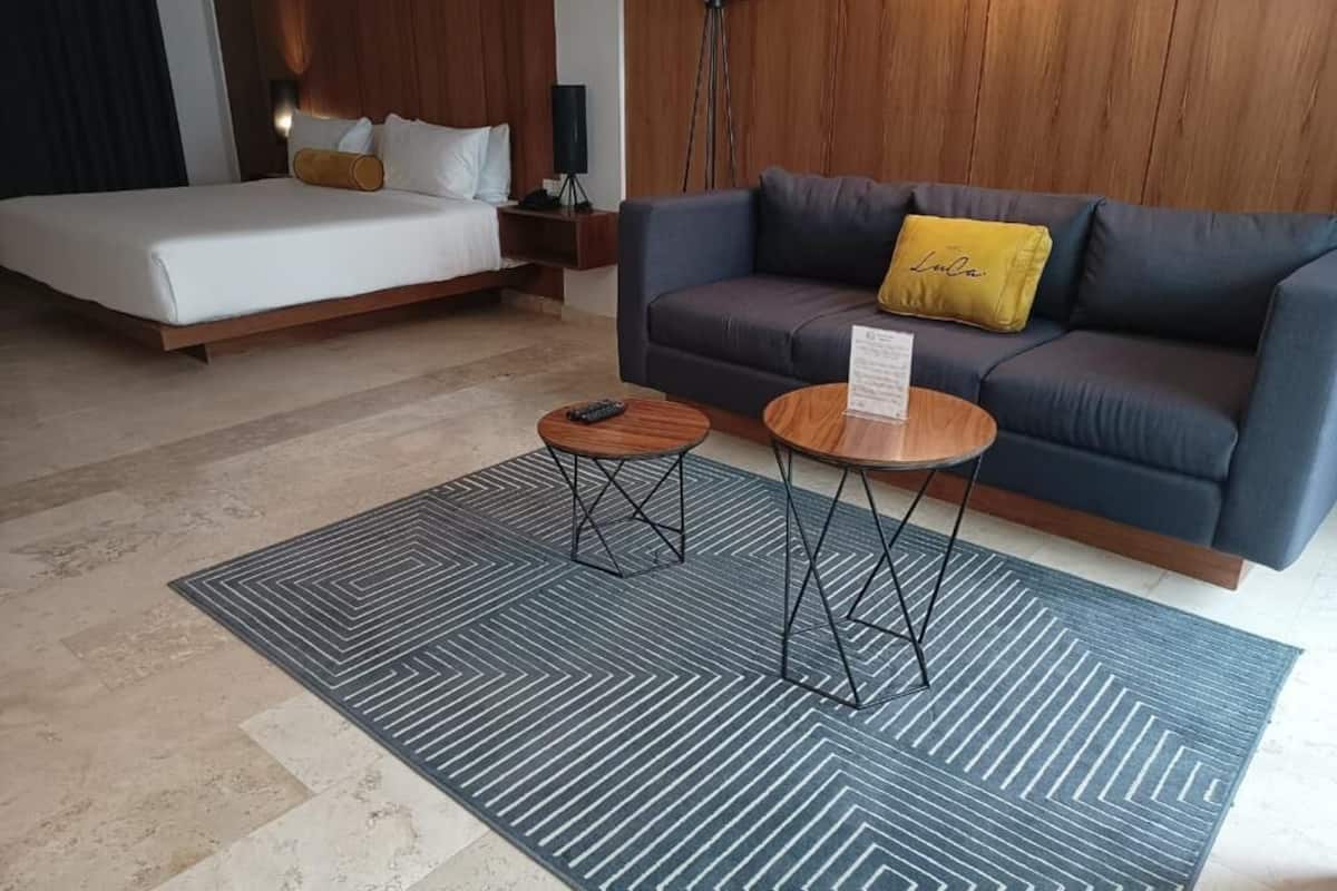 Interior View Suite | 이집트산 면 시트, 고급 침구, 셀렉트 컴포트 침대, 미니바