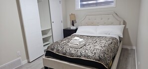 2 Schlafzimmer, Schreibtisch, Bügeleisen/Bügelbrett, kostenloses WLAN
