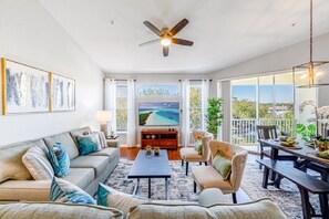 Smart TV, mesa de ping pong