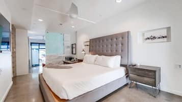 熨斗/熨衣板、免费 WiFi、床单