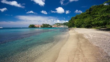 靠近海滩