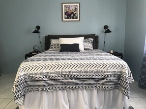 1 chambre, bureau, fer et planche à repasser, Wi-Fi gratuit