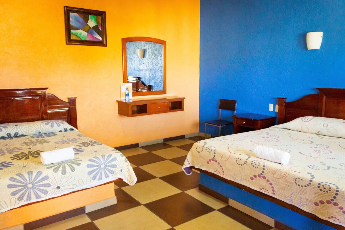 Comfort Room, Berbilang Katil | Kalis bunyi, seterika/papan seterika, Wi-fi percuma, cadar katil 
