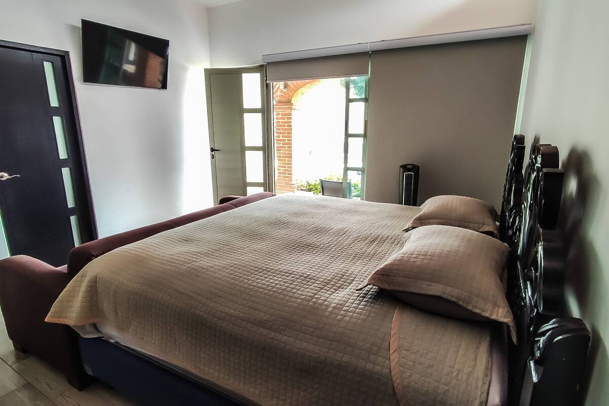 Deluxe Double Room, 1 King Bed, Pool Access, Garden View | Living room | 30-inch Smart TV with digital channels, TV, Netflix