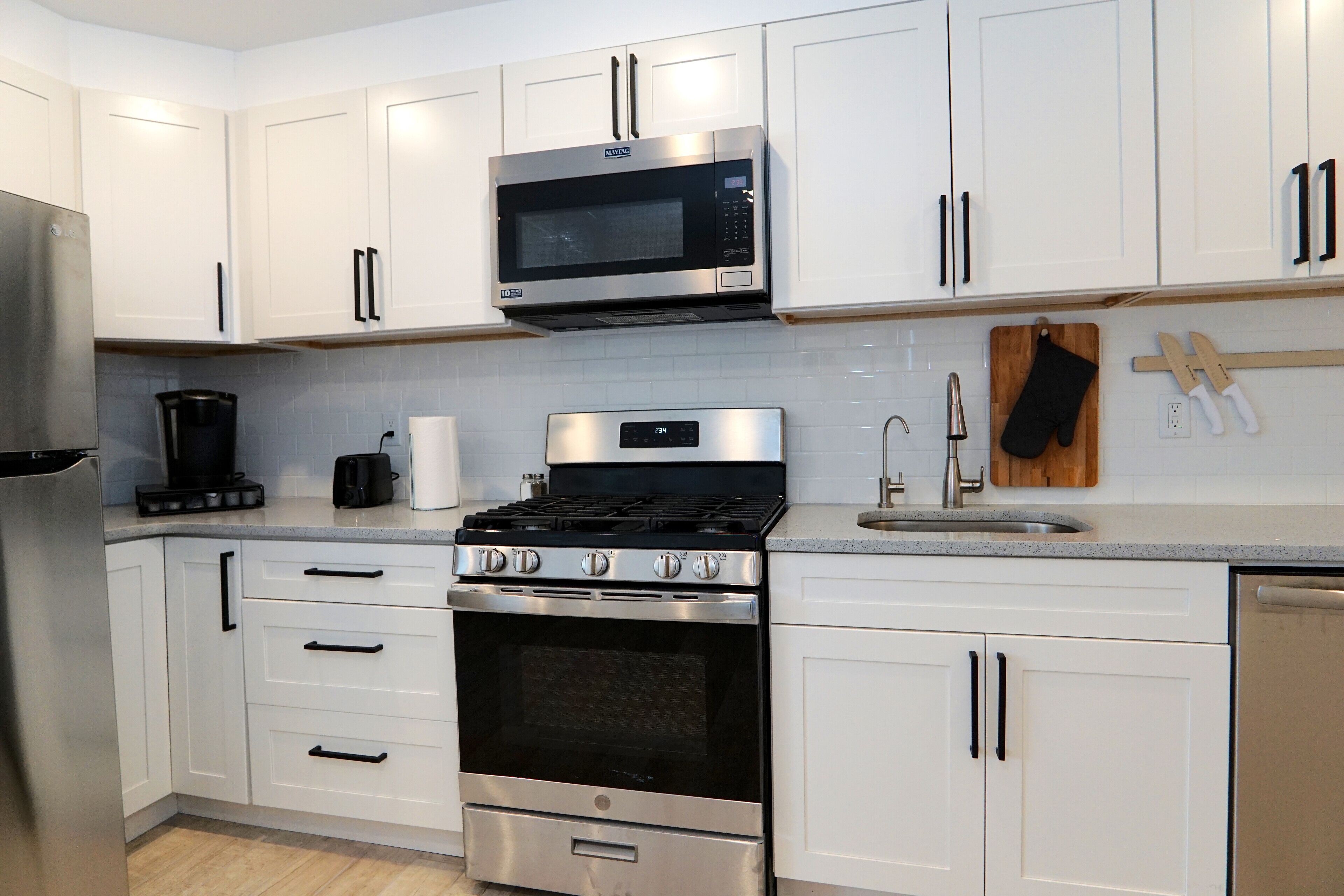 Modern Coastal Chic Retreat w/ Deck -- 604 #2