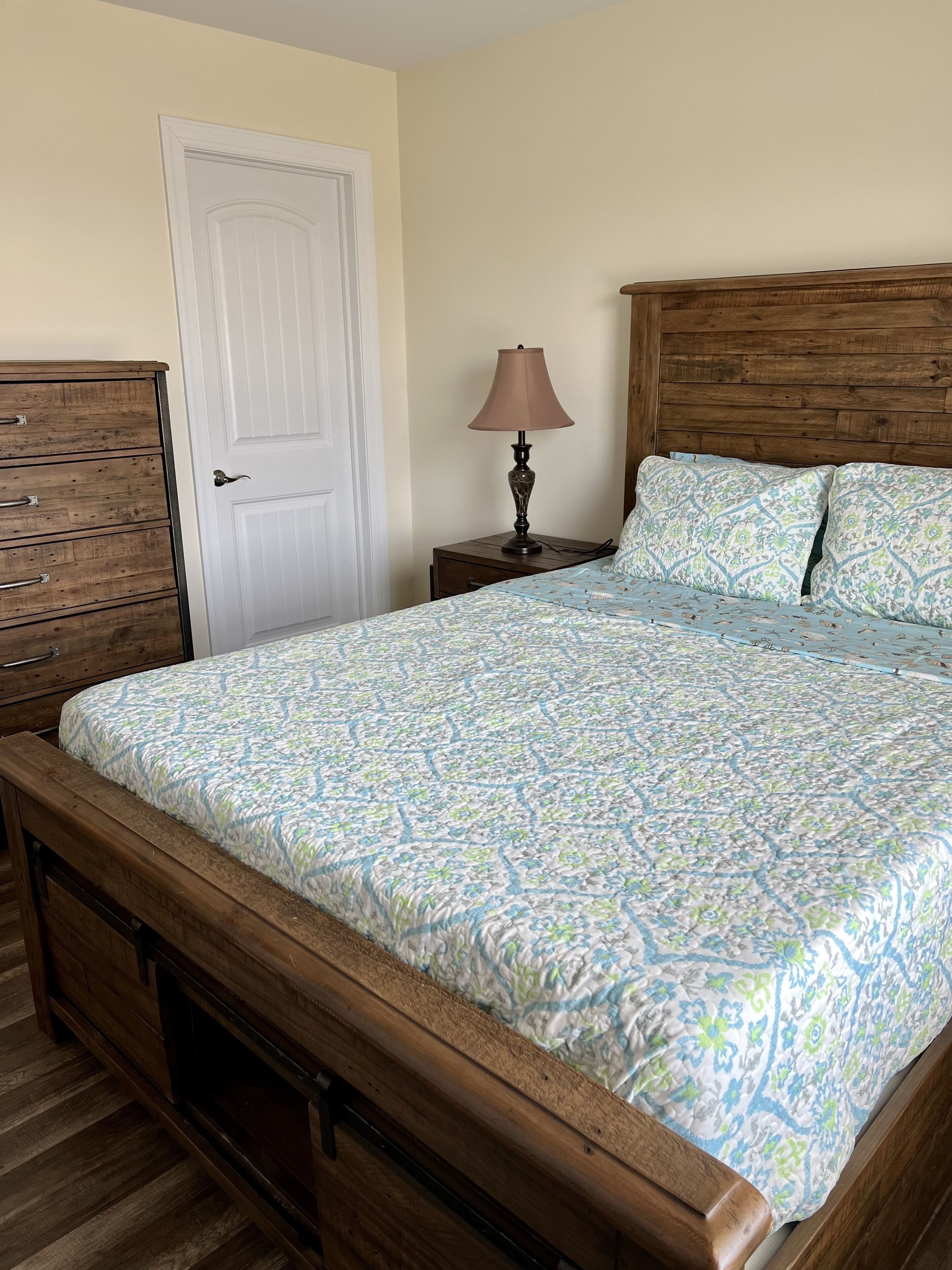 4 chambres, fer et planche à repasser, Wi-Fi gratuit, draps fournis