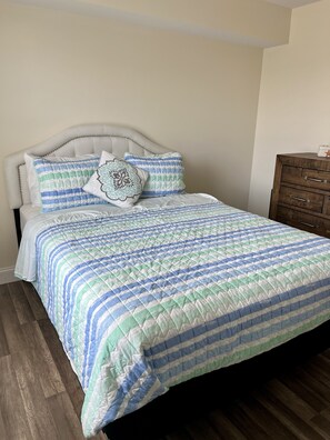 4 habitaciones, tabla de planchar con plancha y wifi gratis 