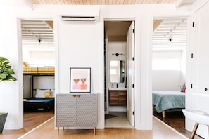2 Schlafzimmer, Reisekinderbett, kostenloses WLAN, Bettwäsche