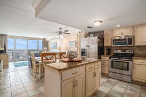 Condo, 1 Bedroom | Private kitchen | Fridge, oven, coffee/tea maker, toaster