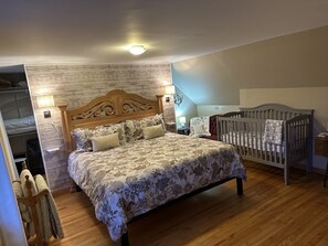 3 bedrooms, desk, iron/ironing board, travel cot