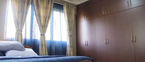 1 bedroom, iron/ironing board, internet, bed sheets