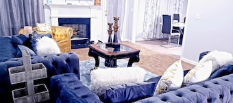 Spacious 5b/3b Home with Jetted tub 10 guests