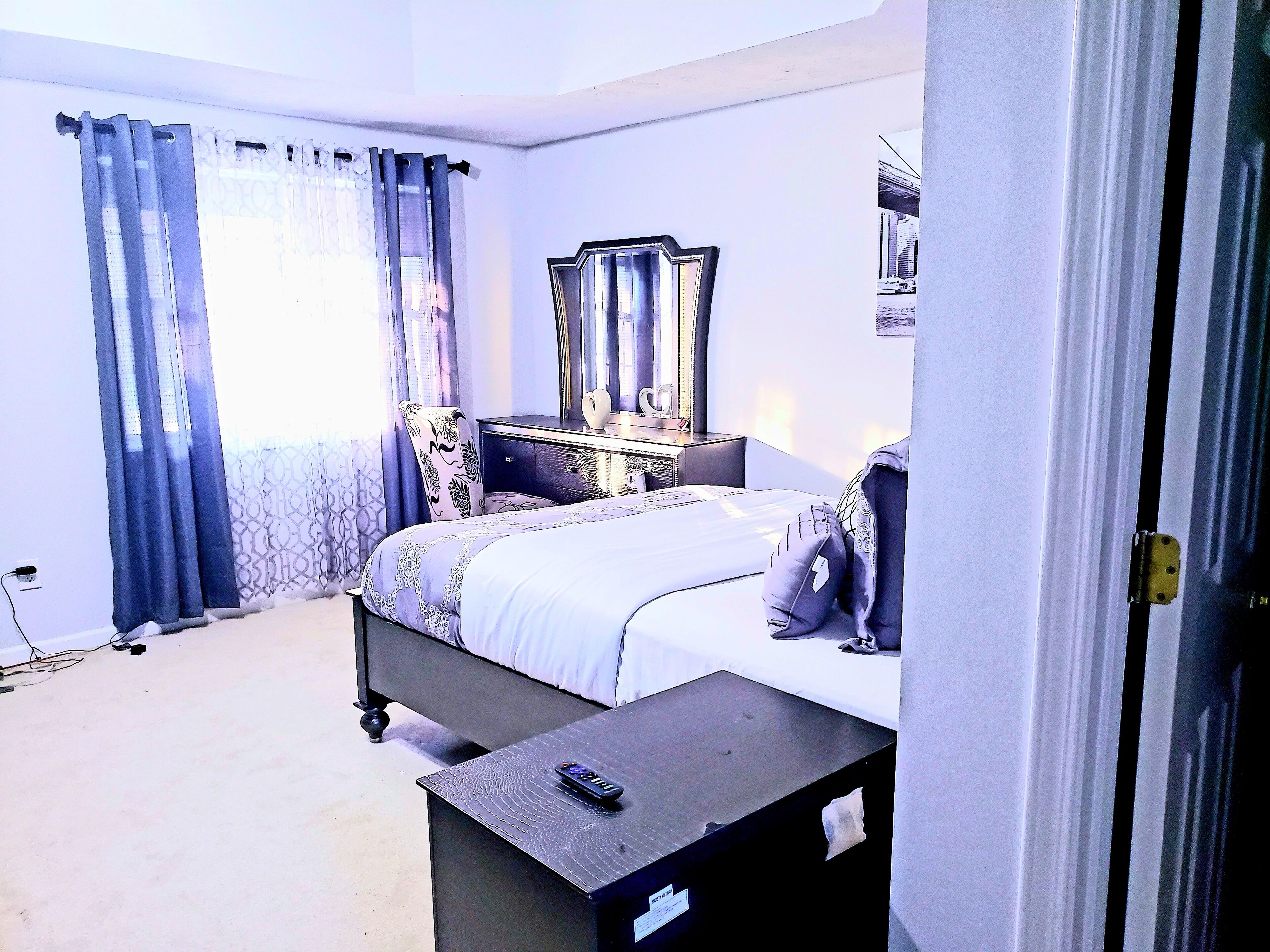 5 soverom, skrivebord, strykejern/-brett og wi-fi (inkludert)