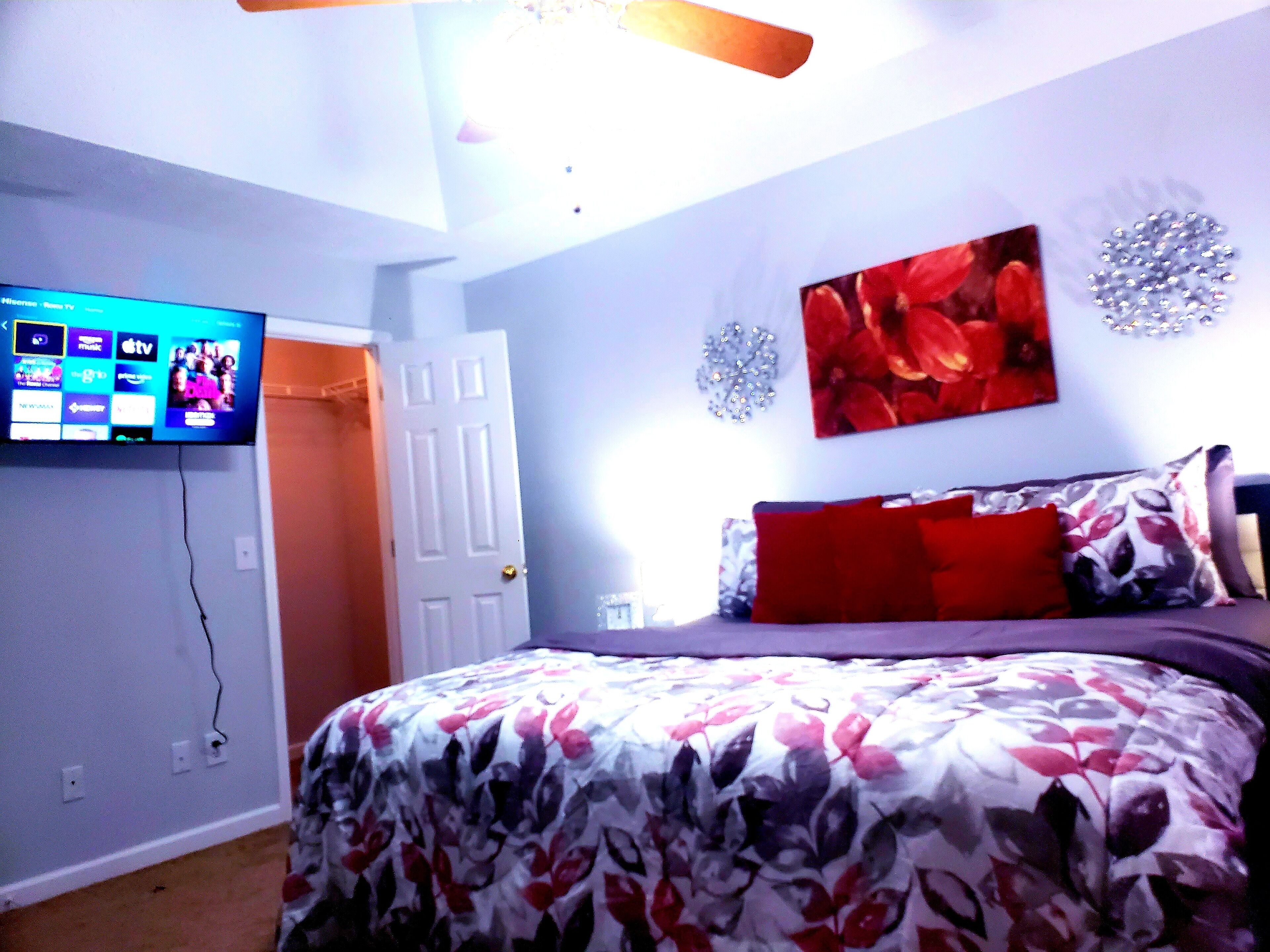 Spacious 5b/3b Home with Jetted tub 10 guests 